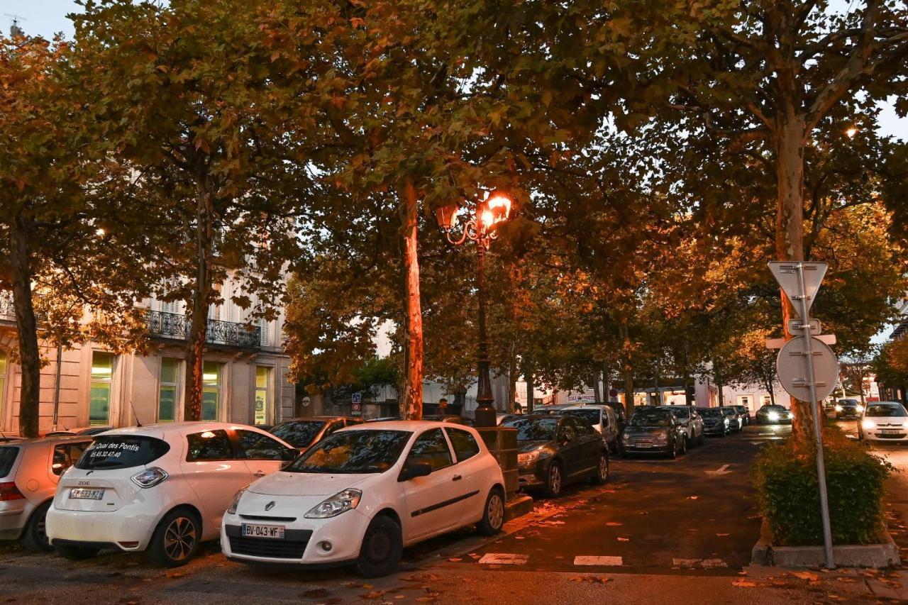 L'Acacia #Hyper-Centre #Marche Couvert Cognac Exterior photo